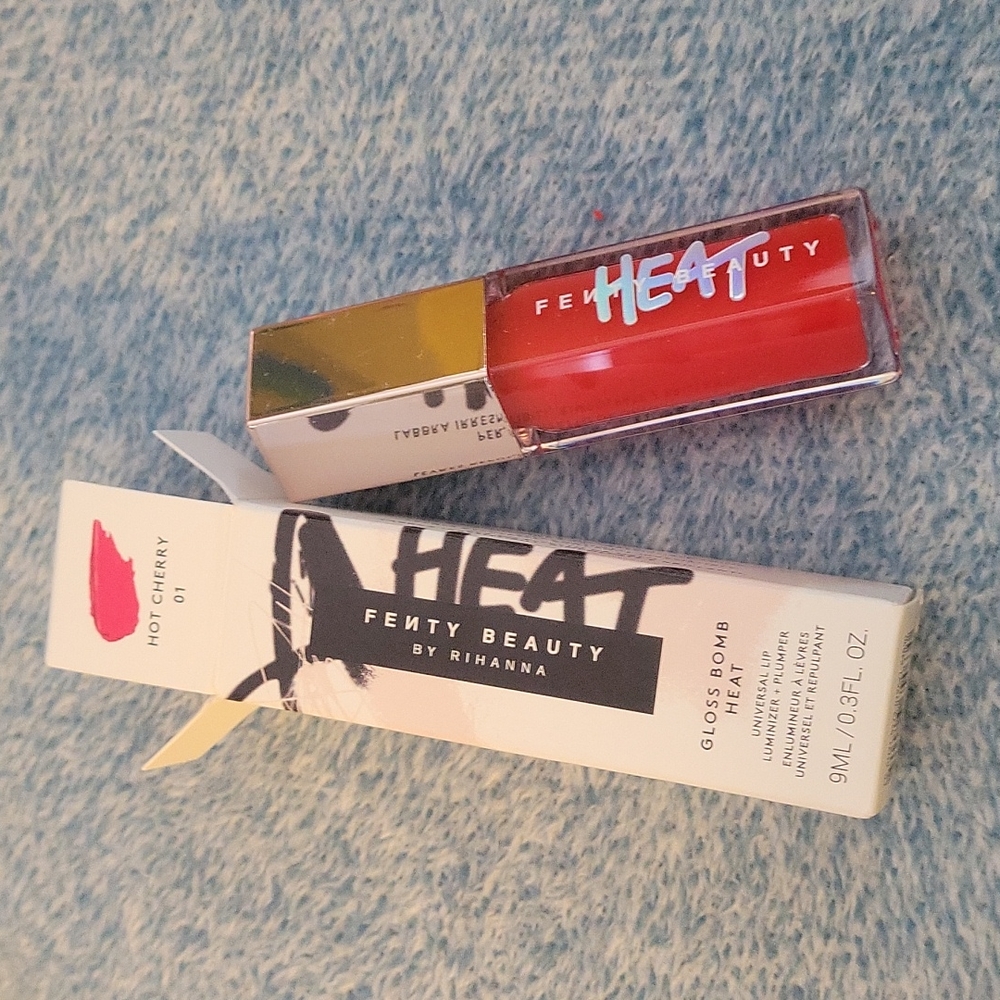 Fenty Beauty Gloss Bomb Heat Hot Cherry